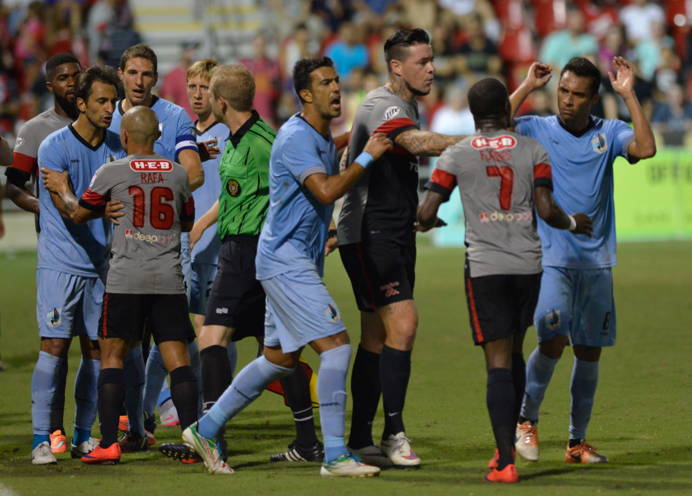 Players from Minnesota and San Antonio tussle late in the match (Photo: San Antonio Scorpions)