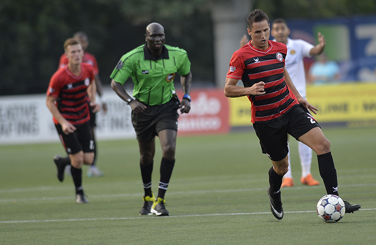 Atlanta's Pedro Mendes with the ball (Photo: Atlanta Silverbacks)