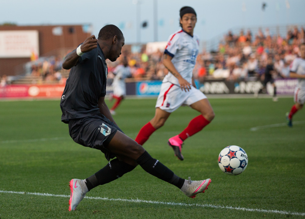 MNUFC's Yago crosses the ball (Photo: Minnesota Untied FC)