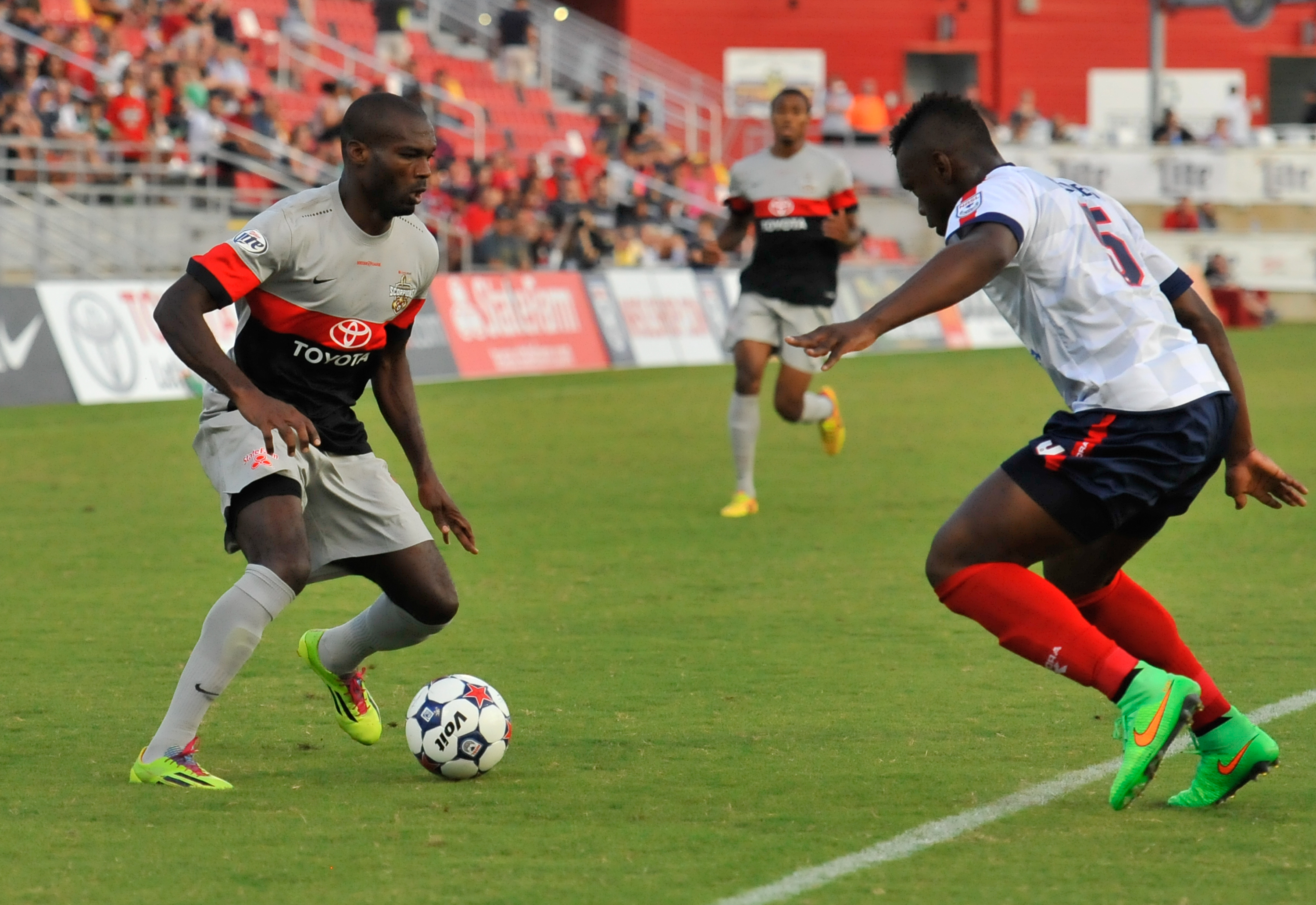 Scorpions Omar Cummings tries to get past Indy Eleven's Dylan Mares during their match at Toyota Field in the Spring. (Photo: San Antonio Scorpions)